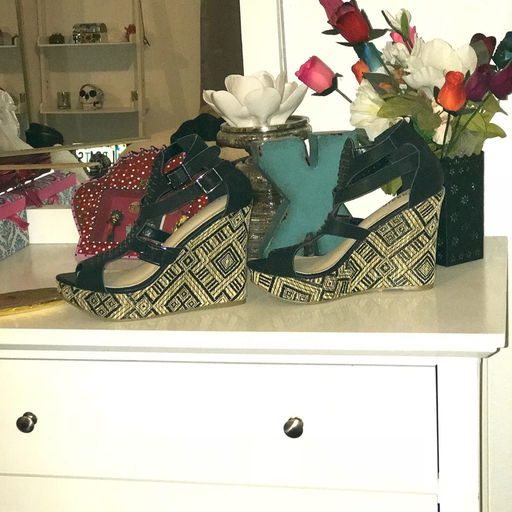 Torrid wedges size 10-NWOT